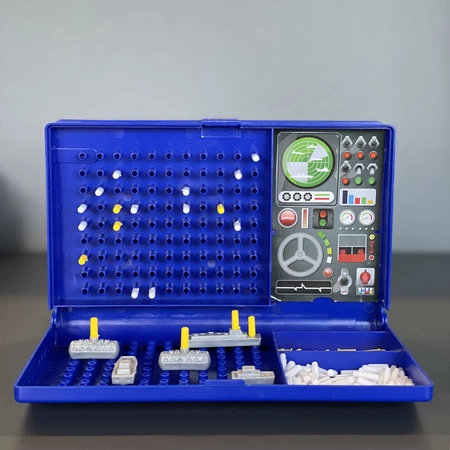 Gra w Statki Okręty Walizka Bitwa Morska Strategiczna Logiczna Kieszonkowa ISO TRADE