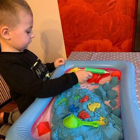 Piasek Kreatywny Foremki Basen Piaskownica Zestaw + 2 kg Piasku dla Dzieci KRUZZEL