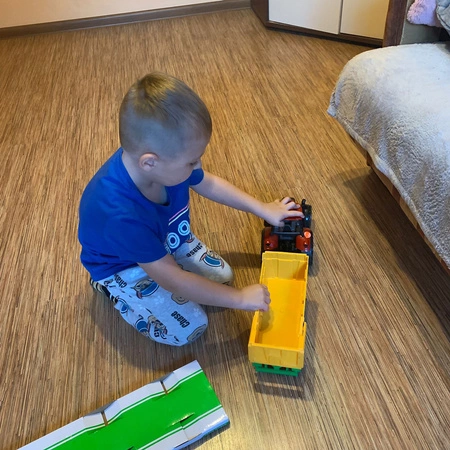 Duży Traktor z Przyczepą Ciągnik dla Dzieci na Napęd Ruchome Elementy XXL KRUZZEL