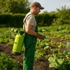 Opryskiwacz Ciśnieniowy Ręczny Ogrodowy Długi Zasięg Lanca + Wąż 140cm 8l Gardlov 25430