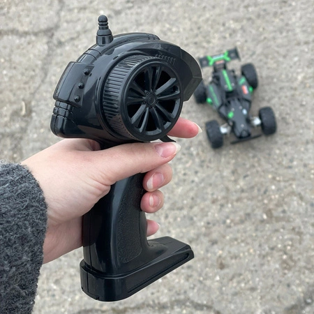 Samochód Zdalnie Sterowany na Pilota Auto Terenowy Wytrzymały Amortyzatory ISO TRADE