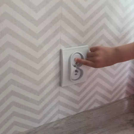 Blokada do Kontaktów Zabezpieczenie Zaślepki 15szt białe RUHHY