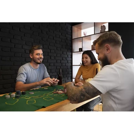 Zestaw do Pokera 200 Żetonów Karty Żetony do Gry Texas Poker Kostki + Mata MALATEC