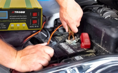 Prostownik Samochodowy do Akumulatorów 12V 24V 10A XTROBB