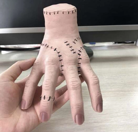 Sztuczna Ręka Odcięta Dłoń Gadżet na Halloween Straszna Gumowa Ozdobna Hand MALATEC