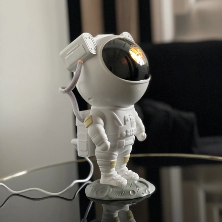 Projektor Gwiazd Astronauta Lampka Nocna LED Rzutnik na Pilota IZOXIS