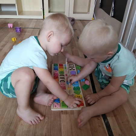 Układanka Drewniana Sorter Klocki Alfabet i Cyfry KRUZZEL