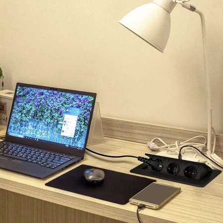 Gniazdo Chowane w Blat Nablatowe Potrójne Gniazdko IZOXIS