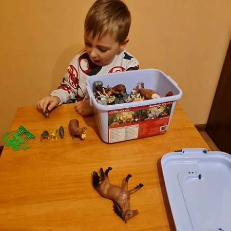 Zwierzęta Zabawki Figurki Zwierzątka Farma dla Dzieci 48 Zwierząt w Etui KRUZZEL