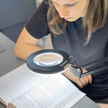 Lampa LED Lupa Kosmetyczna Szkło Powiększające Lampka Kreślarska Biurkowa IZOXIS