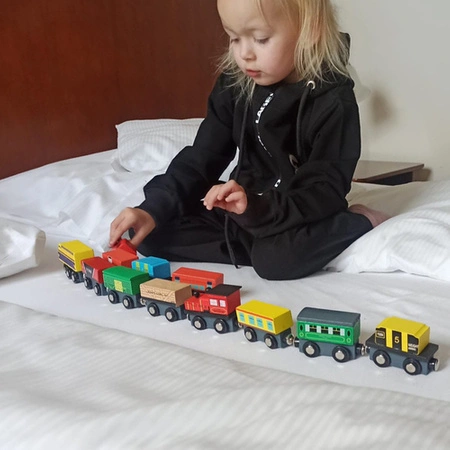 Kolejka Drewniana Pociąg na Magnes + Wagony Zestaw Lokomotywa dla Dzieci KRUZZEL
