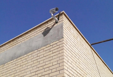 Atrapa Kamery IR do Monitoringu Kamera Wewnętrzna Zewnętrzna z Diodą LED IZOXIS